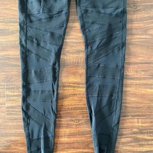 Lululemon Tech Mesh Tight Size 6